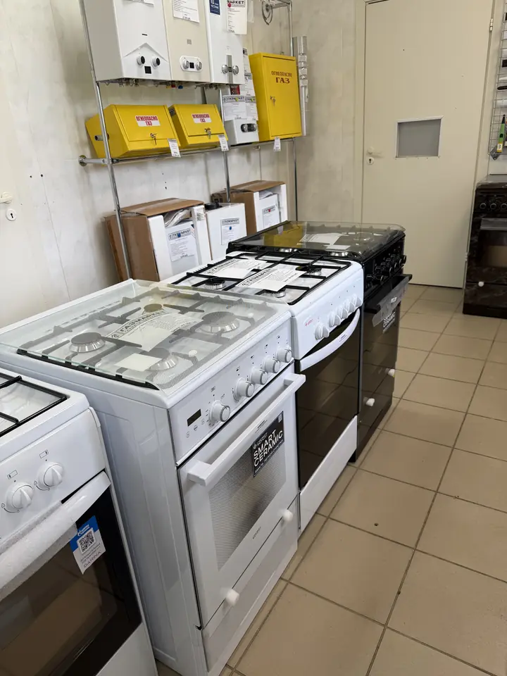 Газовые плиты в торговом зале